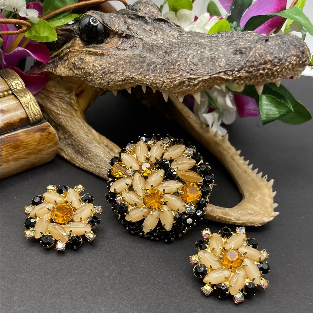Juliana vintage brooch and clip earring set verified 🔥